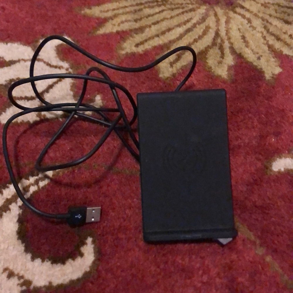 Wireless phone charger